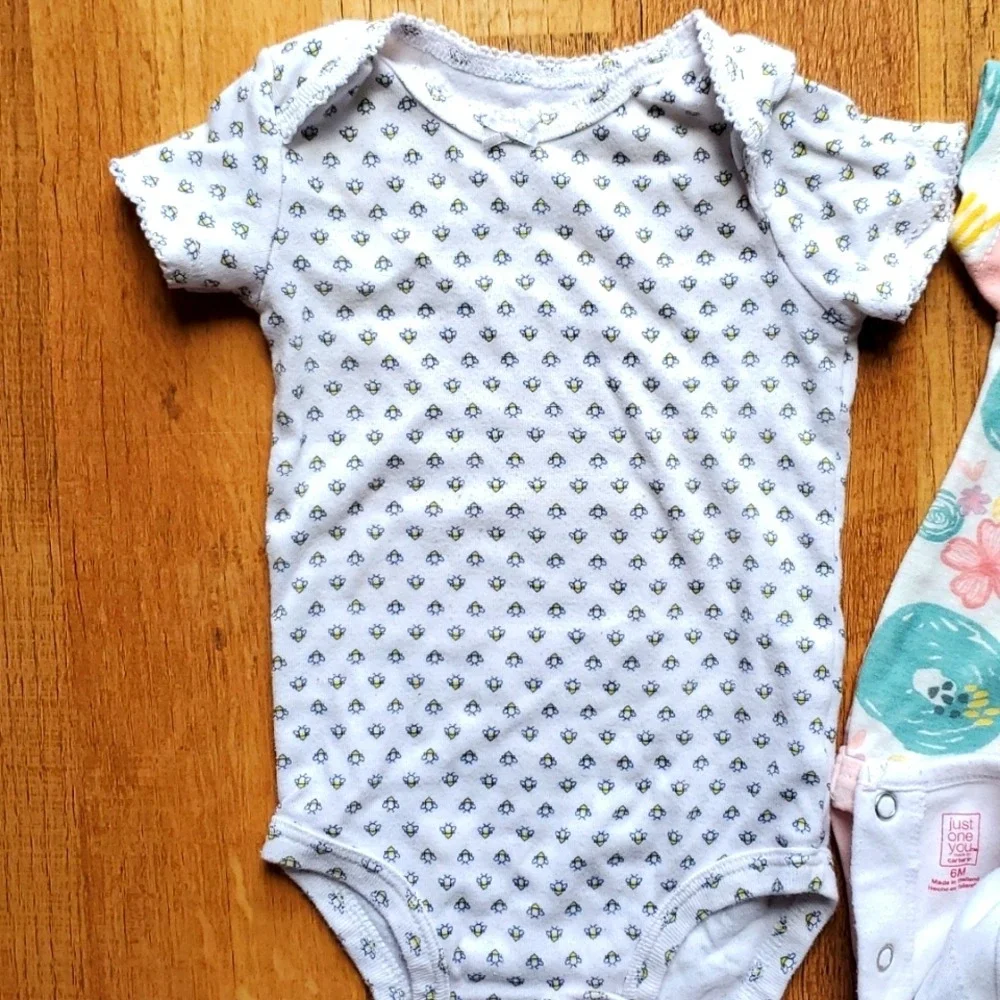 Carters Girl 3 Short Sleeve Onesies Size 6M- turtle, bee,‎ woke up